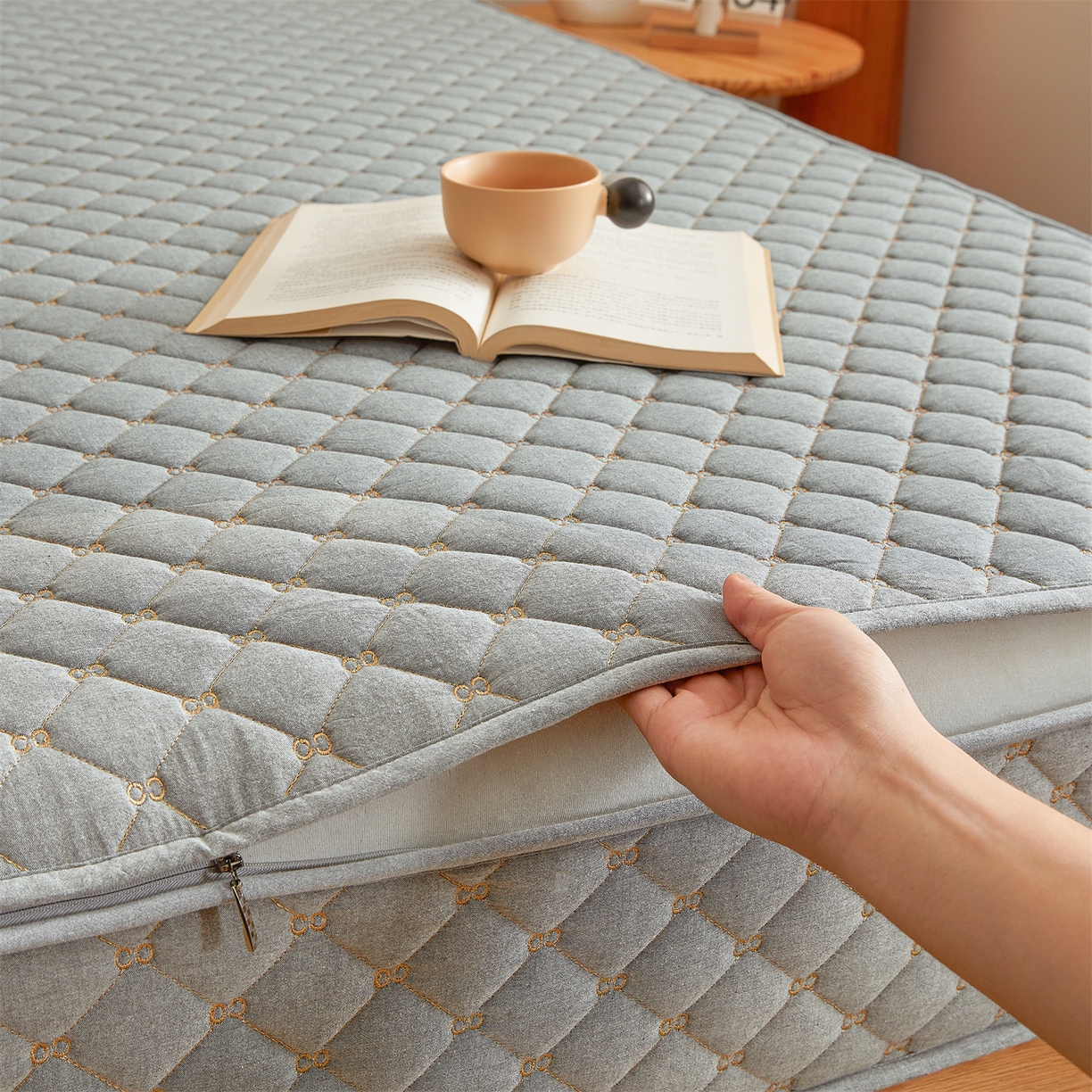 91家纺网 家纺一手货源 找家纺 伊人坊 2025新款A类全棉水洗棉六面全包夹棉床笠床垫保护套拉链床笠 时尚灰