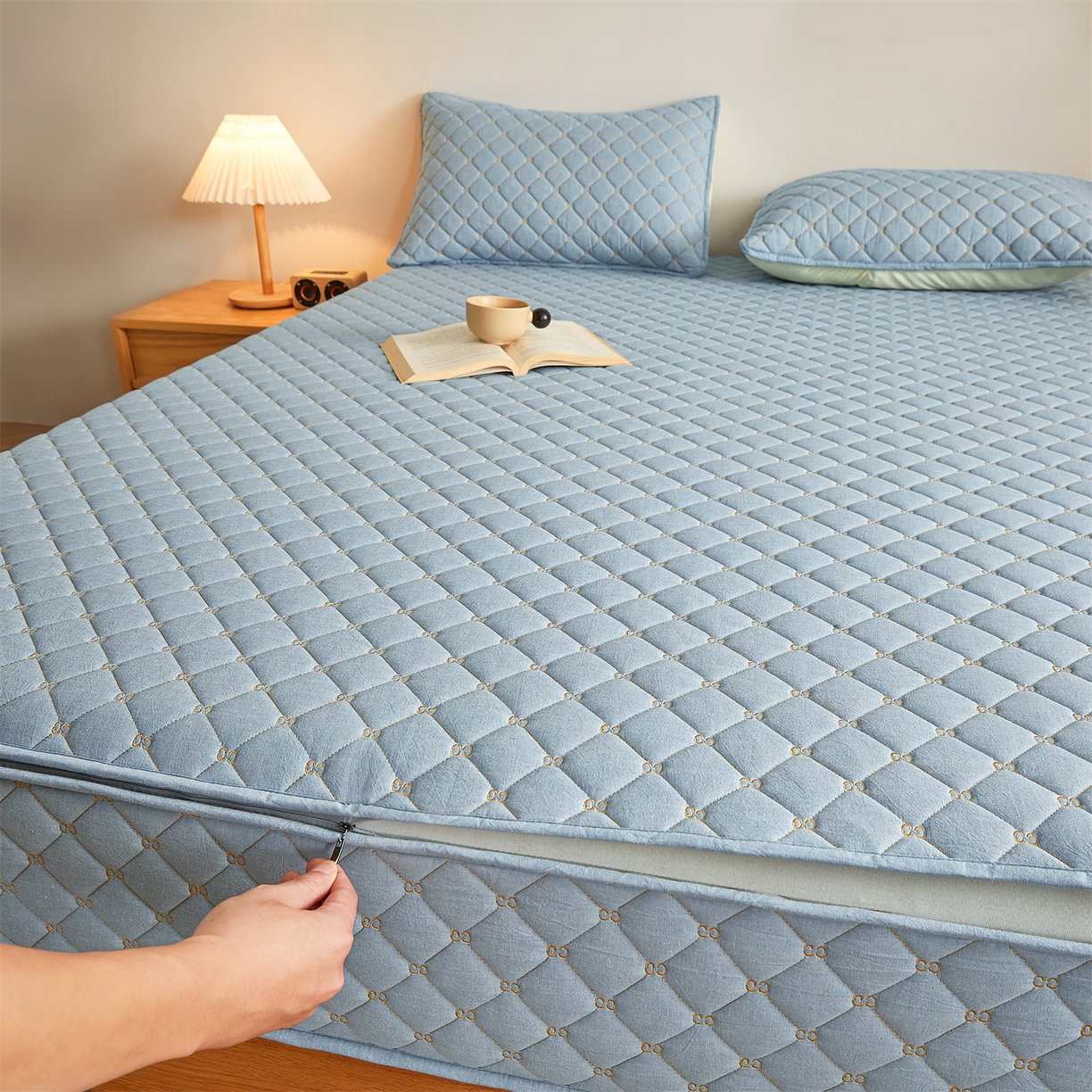 91家纺网 家纺一手货源 找家纺 伊人坊 2025新款A类全棉水洗棉六面全包夹棉床笠床垫保护套拉链床笠 天空蓝