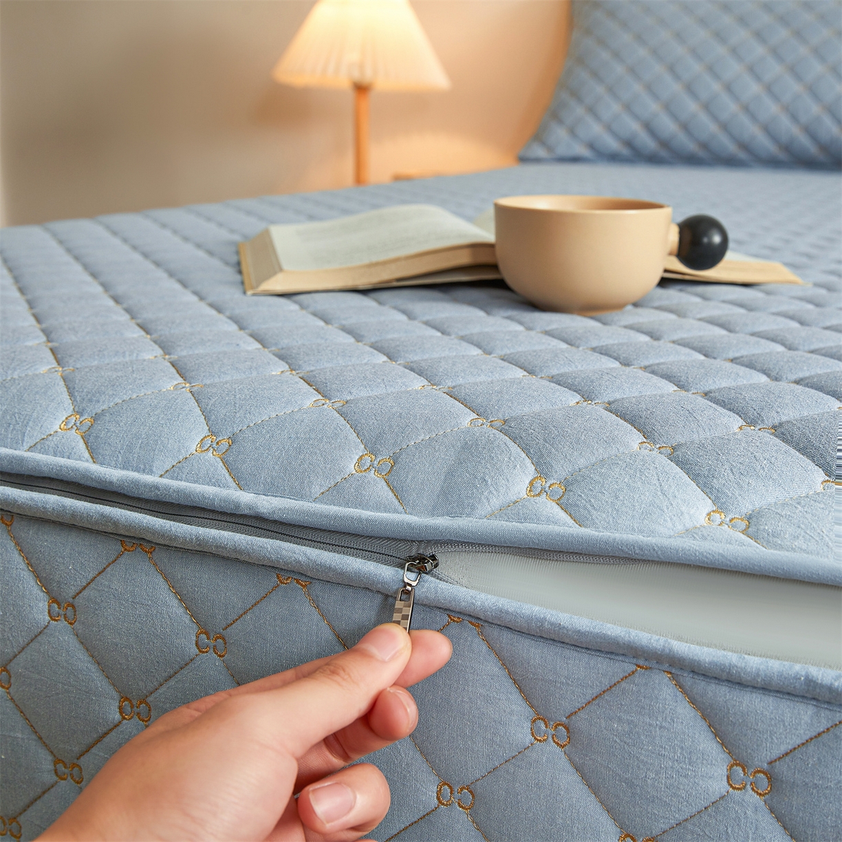 91家纺网 家纺一手货源 找家纺 伊人坊 2025新款A类全棉水洗棉六面全包夹棉床笠床垫保护套拉链床笠 天空蓝