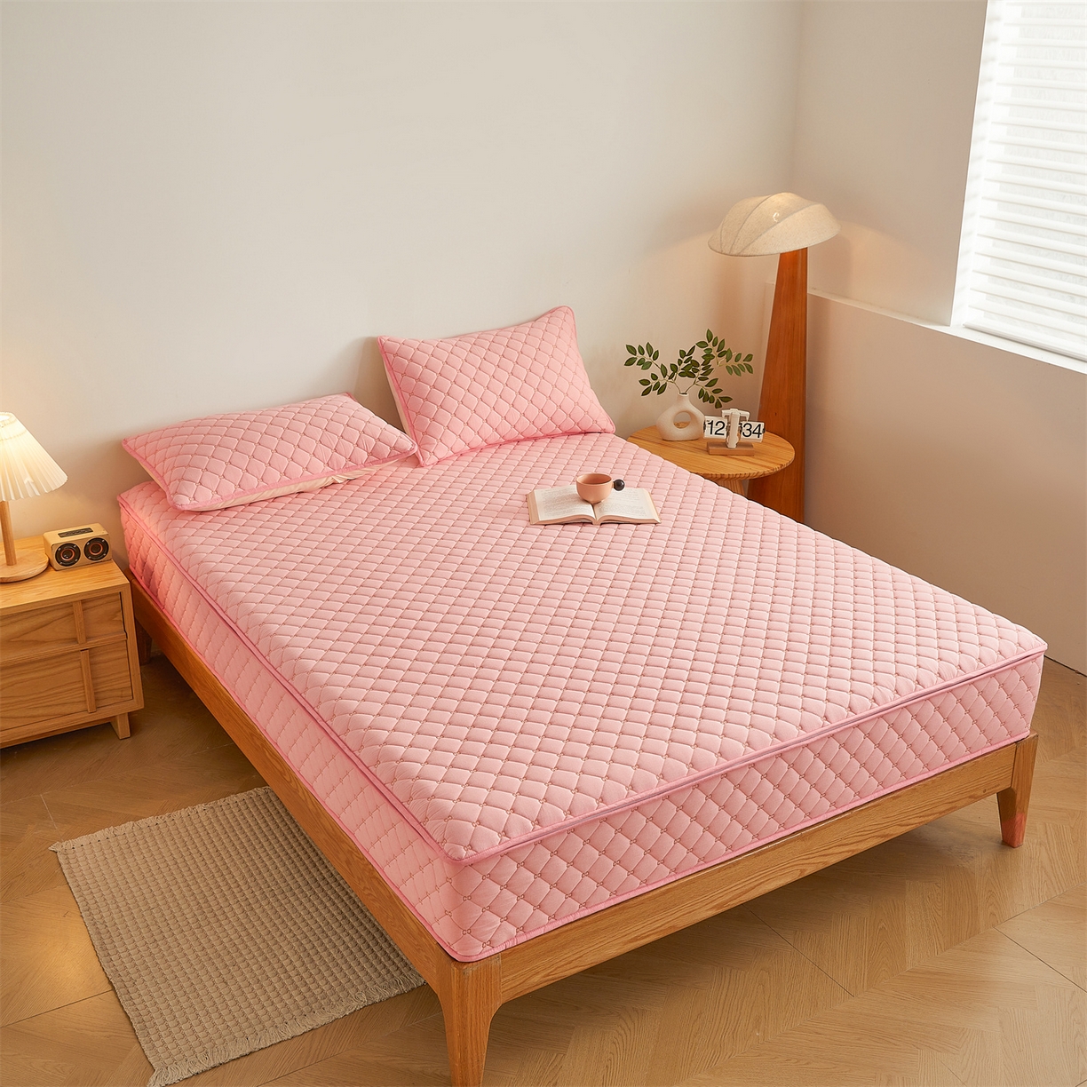 91家纺网 家纺一手货源 找家纺 伊人坊 2025新款A类全棉水洗棉六面全包夹棉床笠床垫保护套拉链床笠 樱花粉