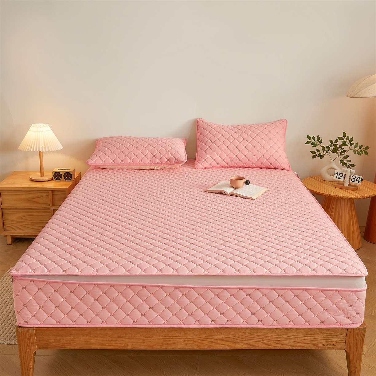 91家纺网 家纺一手货源 找家纺 伊人坊 2025新款A类全棉水洗棉六面全包夹棉床笠床垫保护套拉链床笠 樱花粉