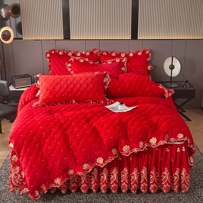 91家纺网 家纺一手货源 找家纺 罗艺轩 2025新款婴儿绒加厚保暖床裙式三件套-心语 心语-大红