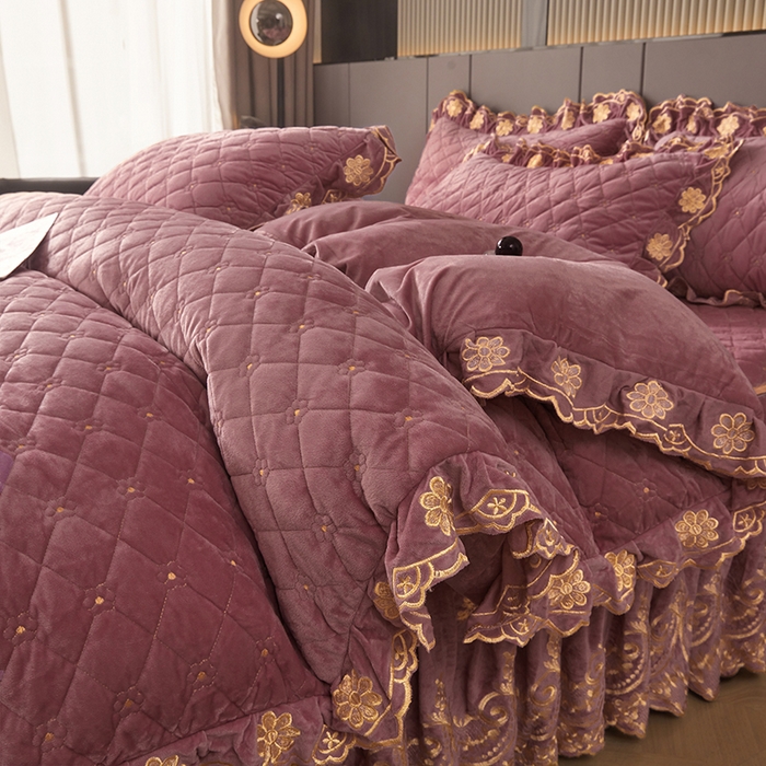 91家纺网 家纺一手货源 找家纺 罗艺轩 2025新款婴儿绒加厚保暖床裙式三件套-心语 心语-豆沙