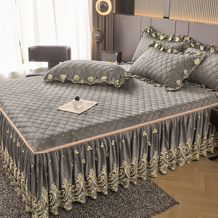 91家纺网 家纺一手货源 找家纺 罗艺轩 2025新款婴儿绒加厚保暖床裙式三件套-心语 心语-高级灰