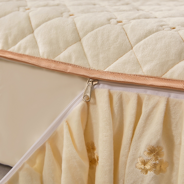 91家纺网 家纺一手货源 找家纺 罗艺轩 2025新款婴儿绒加厚保暖床裙式三件套-心语 心语-奶昔