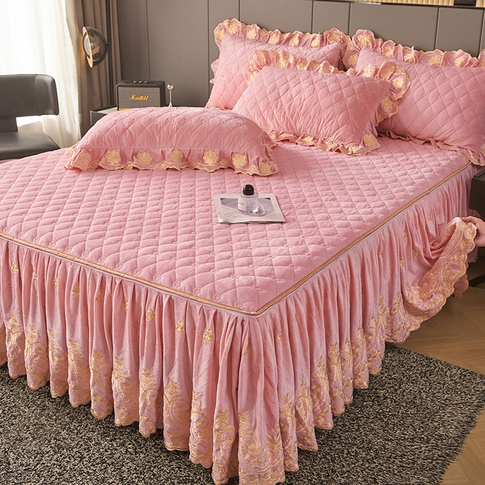 91家纺网 家纺一手货源 找家纺 罗艺轩 2025新款婴儿绒加厚保暖床裙式三件套-心语 心语-樱花粉