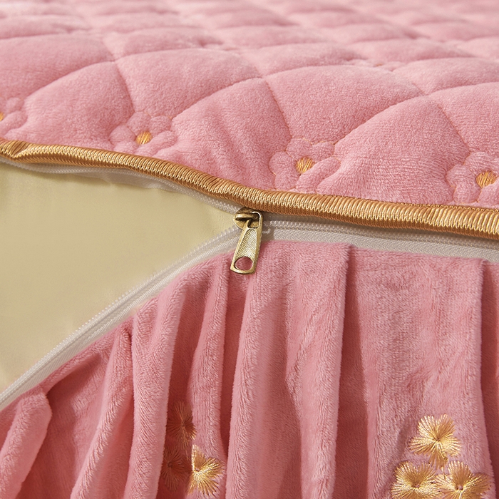 91家纺网 家纺一手货源 找家纺 罗艺轩 2025新款婴儿绒加厚保暖床裙式三件套-心语 心语-樱花粉