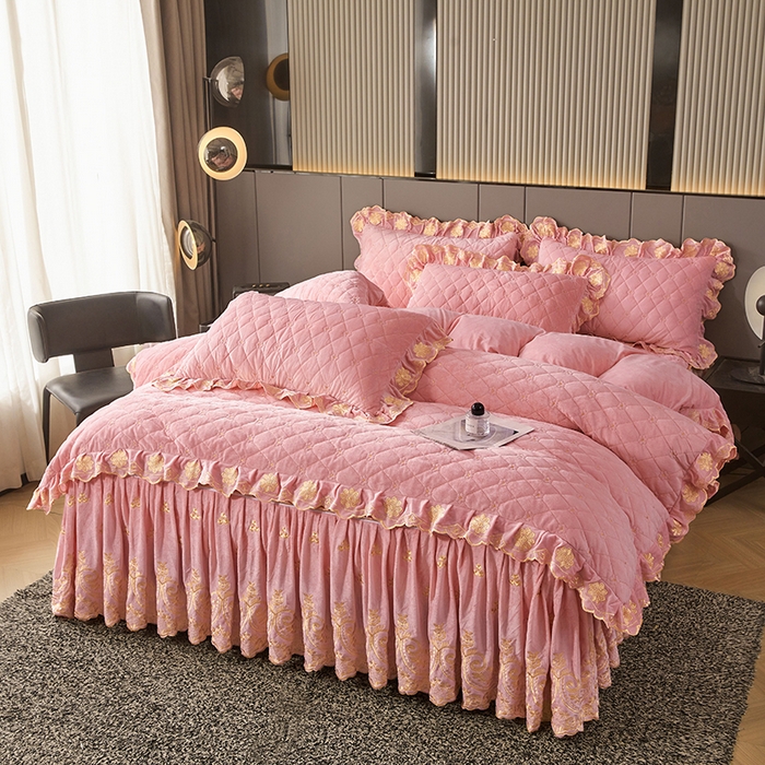 91家纺网 家纺一手货源 找家纺 罗艺轩 2025新款婴儿绒加厚保暖床裙式三件套-心语 心语-樱花粉