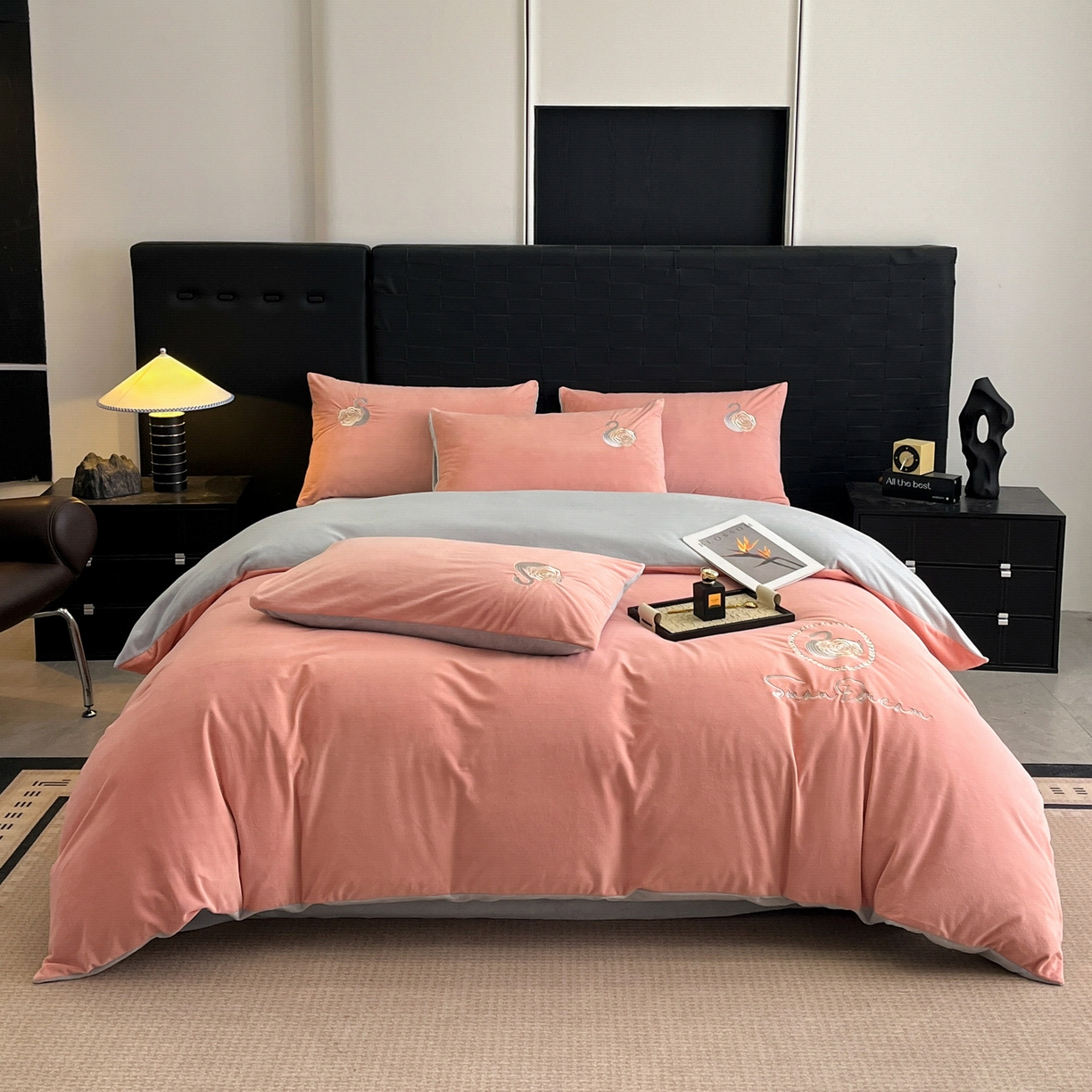 91家纺网 家纺一手货源 找家纺 （总）如一 2025新款水晶绒刺绣天鹅系列四件套