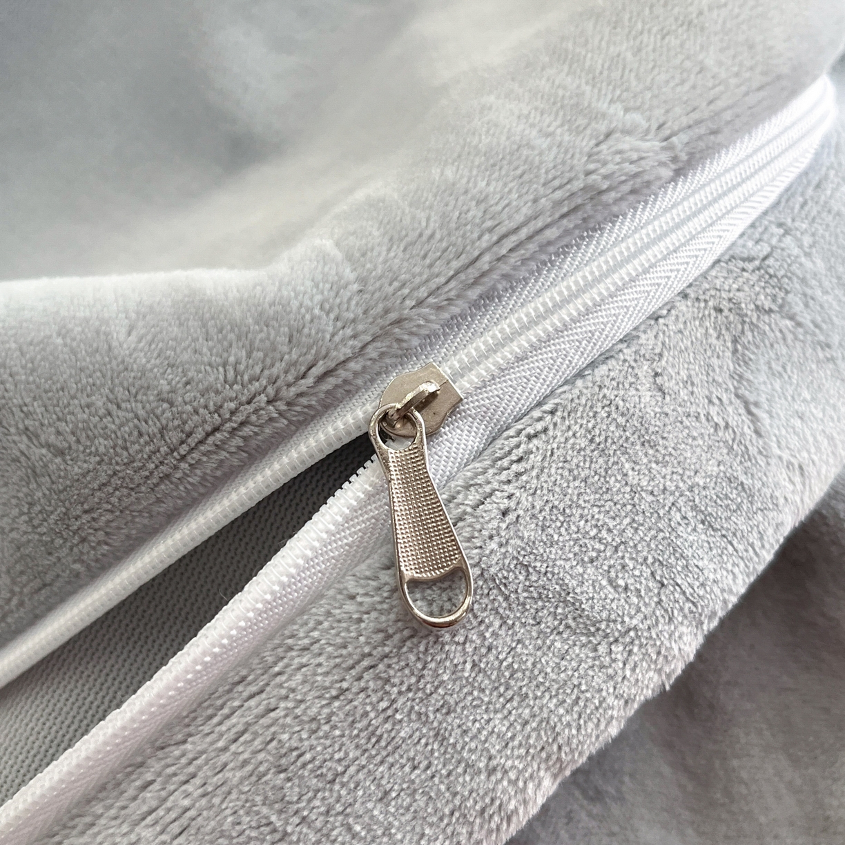 91家纺网 家纺一手货源 找家纺 （总）如一 2025新款水晶绒刺绣天鹅系列四件套