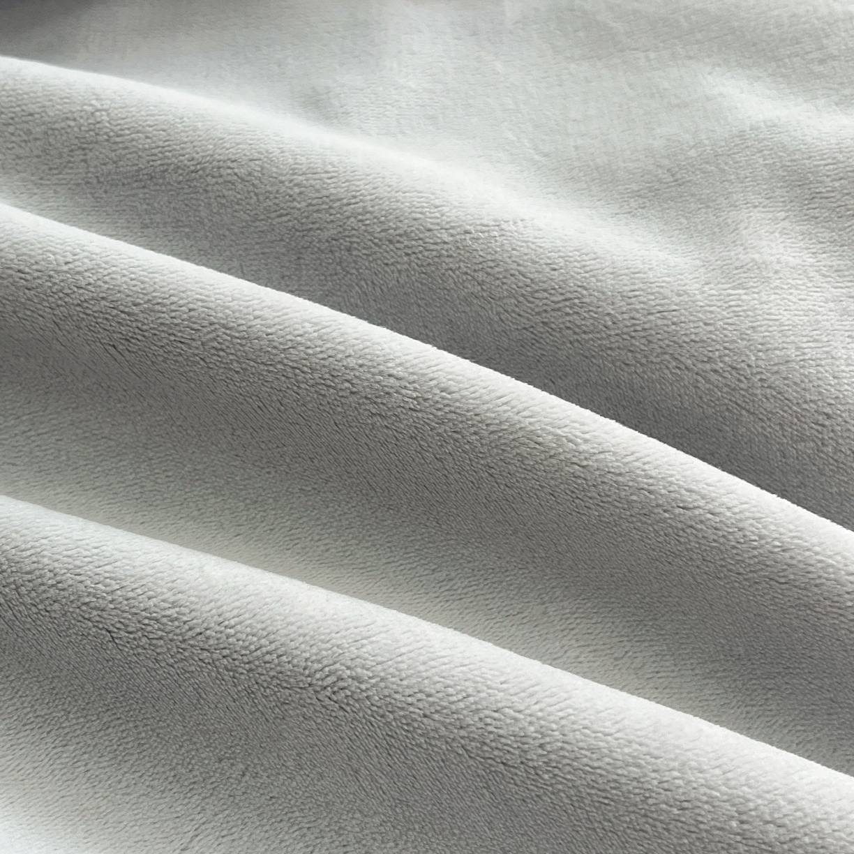 91家纺网 家纺一手货源 找家纺 如一 2025新款水晶绒刺绣天鹅系列四件套 天鹅-星辰银