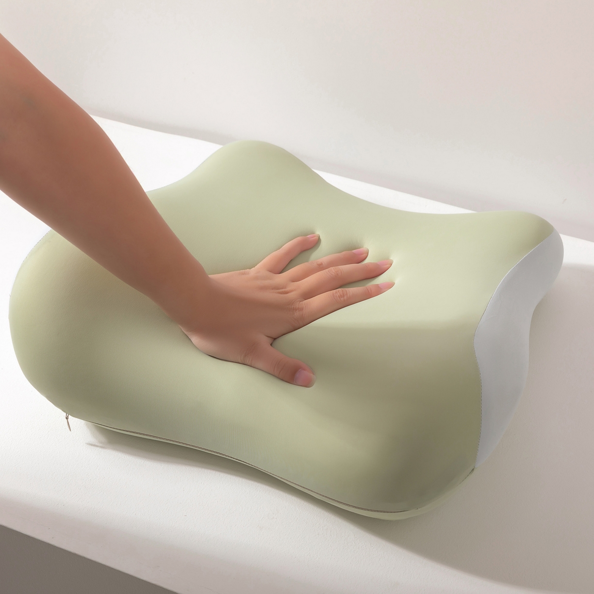 91家纺网 家纺一手货源 找家纺 2025新款记忆棉腰靠腰枕支撑靠垫座椅工位透气办公室椅子护腰靠背垫 慢回弹腰靠枕-青草绿