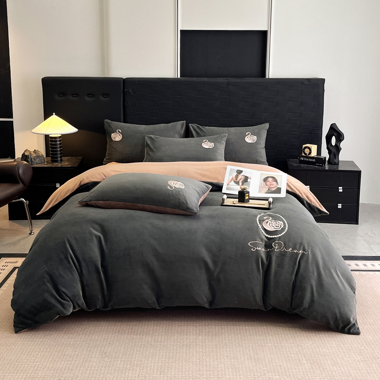 91家纺网 家纺一手货源 找家纺 （总）如一 2025新款水晶绒刺绣天鹅系列四件套