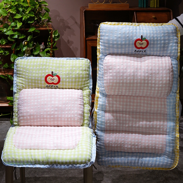 91家纺网 家纺一手货源 找家纺 仟亿莱 2025新款格纹苹果护腰横条连体坐垫 护腰黄绿横条