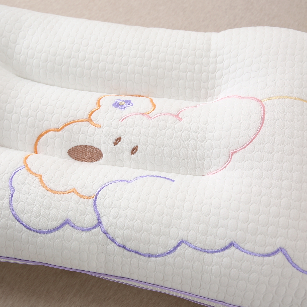 91家纺网 家纺一手货源 找家纺 （总）珍贝 2025新款云柔舒适枕按摩泡泡护颈枕婴童枕-happy狗