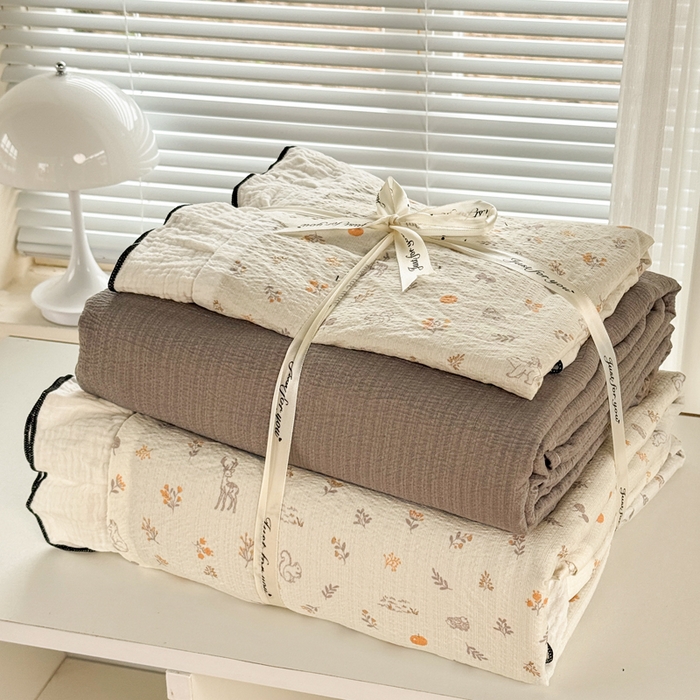 91家纺网 家纺一手货源 找家纺 繁花家居 2025新款高弹线云感木棉多层纱花边超软四件套 森林公园