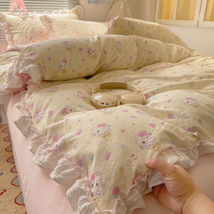 91家纺网 家纺一手货源 找家纺 繁花家居 2025新款高弹线云感木棉多层纱花边超软四件套 圣代甜喵-米