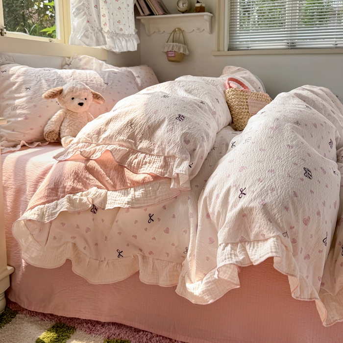 91家纺网 家纺一手货源 找家纺 繁花家居 2025新款高弹线云感木棉多层纱花边超软四件套 蝴蝶结爱心