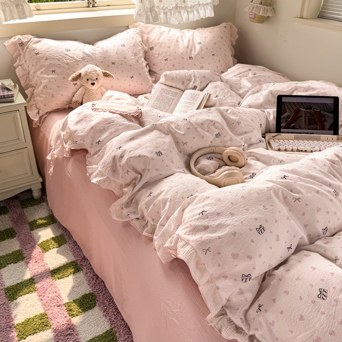 91家纺网 家纺一手货源 找家纺 繁花家居 2025新款高弹线云感木棉多层纱花边超软四件套 蝴蝶结爱心