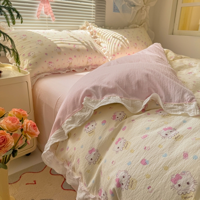 91家纺网 家纺一手货源 找家纺 繁花家居 2025新款高弹线云感木棉多层纱花边超软四件套 圣代甜喵-米