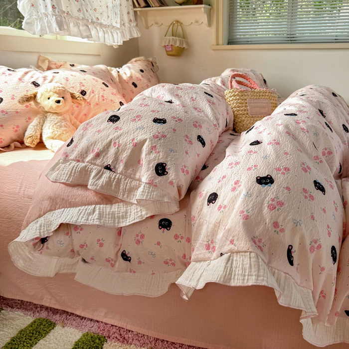 91家纺网 家纺一手货源 找家纺 繁花家居 2025新款高弹线云感木棉多层纱花边超软四件套 黑猫花花