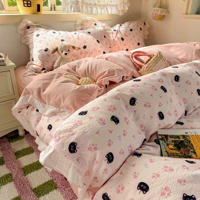 91家纺网 家纺一手货源 找家纺 繁花家居 2025新款高弹线云感木棉多层纱花边超软四件套 黑猫花花