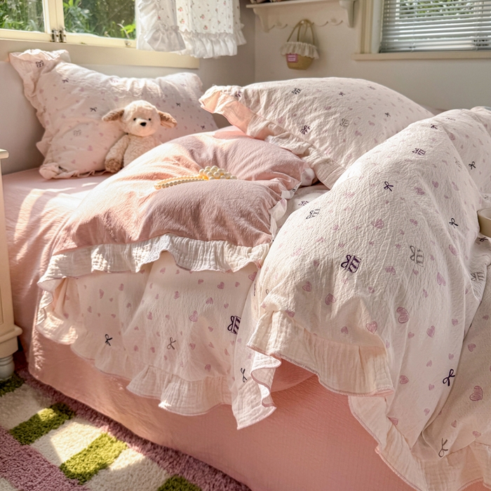 91家纺网 家纺一手货源 找家纺 繁花家居 2025新款高弹线云感木棉多层纱花边超软四件套 蝴蝶结爱心