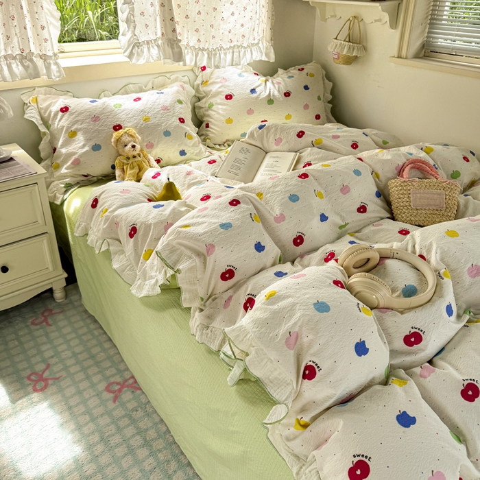 91家纺网 家纺一手货源 找家纺 繁花家居 2025新款高弹线云感木棉多层纱花边超软四件套 彩色苹果