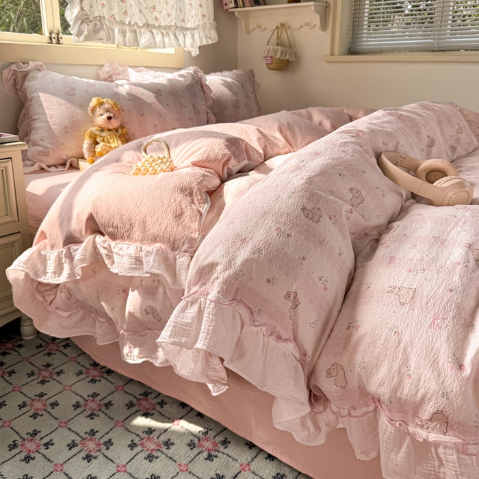 91家纺网 家纺一手货源 找家纺 繁花家居 2025新款高弹线云感木棉多层纱花边超软四件套 小花兔兔