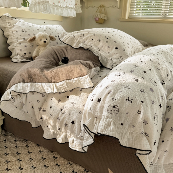 91家纺网 家纺一手货源 找家纺 繁花家居 2025新款高弹线云感木棉多层纱花边超软四件套 灰头小猫