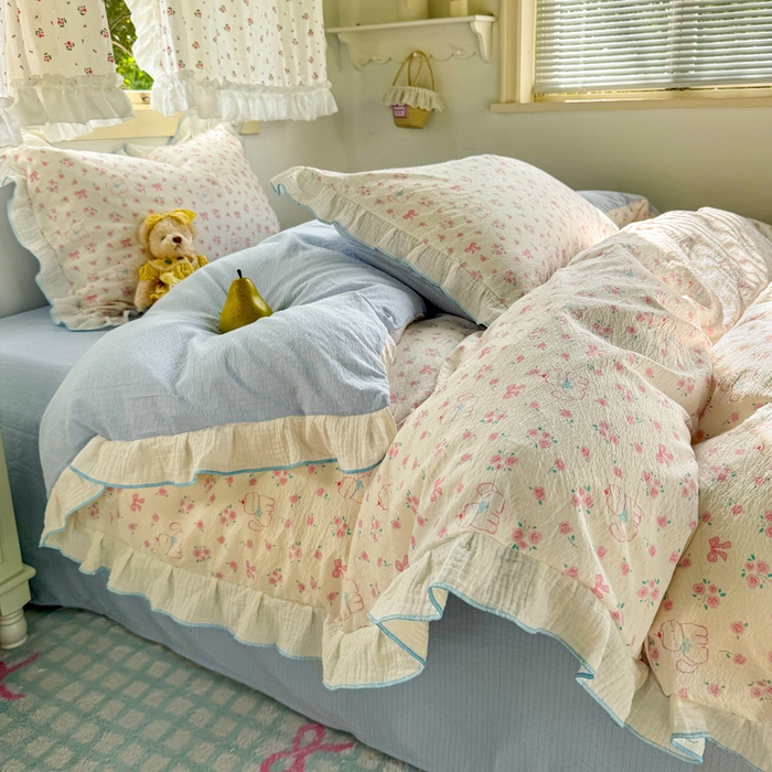 91家纺网 家纺一手货源 找家纺 繁花家居 2025新款高弹线云感木棉多层纱花边超软四件套 粉粉小呆猫