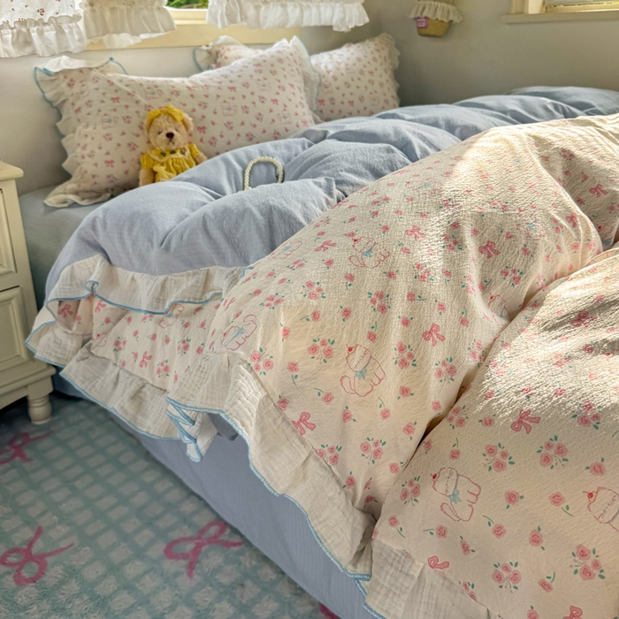 91家纺网 家纺一手货源 找家纺 繁花家居 2025新款高弹线云感木棉多层纱花边超软四件套 粉粉小呆猫