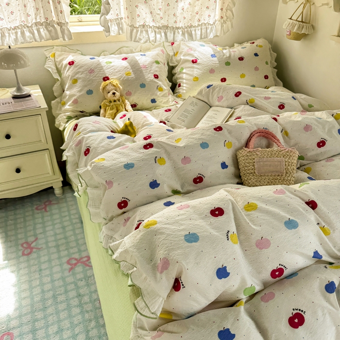 91家纺网 家纺一手货源 找家纺 繁花家居 2025新款高弹线云感木棉多层纱花边超软四件套 彩色苹果