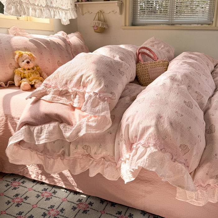 91家纺网 家纺一手货源 找家纺 繁花家居 2025新款高弹线云感木棉多层纱花边超软四件套 小花兔兔