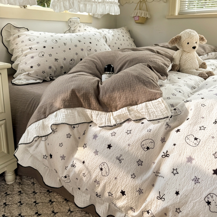 91家纺网 家纺一手货源 找家纺 繁花家居 2025新款高弹线云感木棉多层纱花边超软四件套 灰头小猫