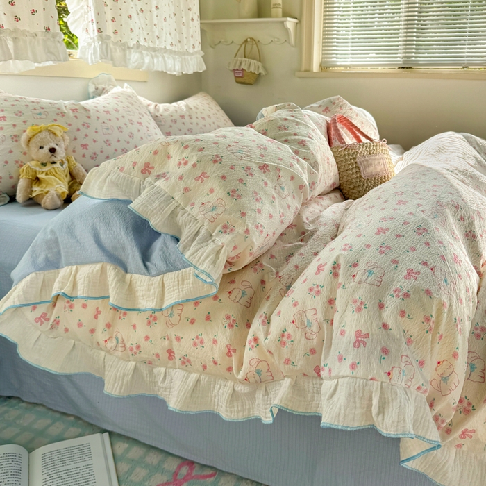 91家纺网 家纺一手货源 找家纺 繁花家居 2025新款高弹线云感木棉多层纱花边超软四件套 粉粉小呆猫