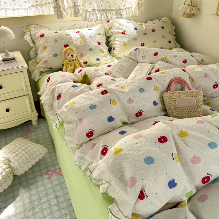 91家纺网 家纺一手货源 找家纺 繁花家居 2025新款高弹线云感木棉多层纱花边超软四件套 彩色苹果