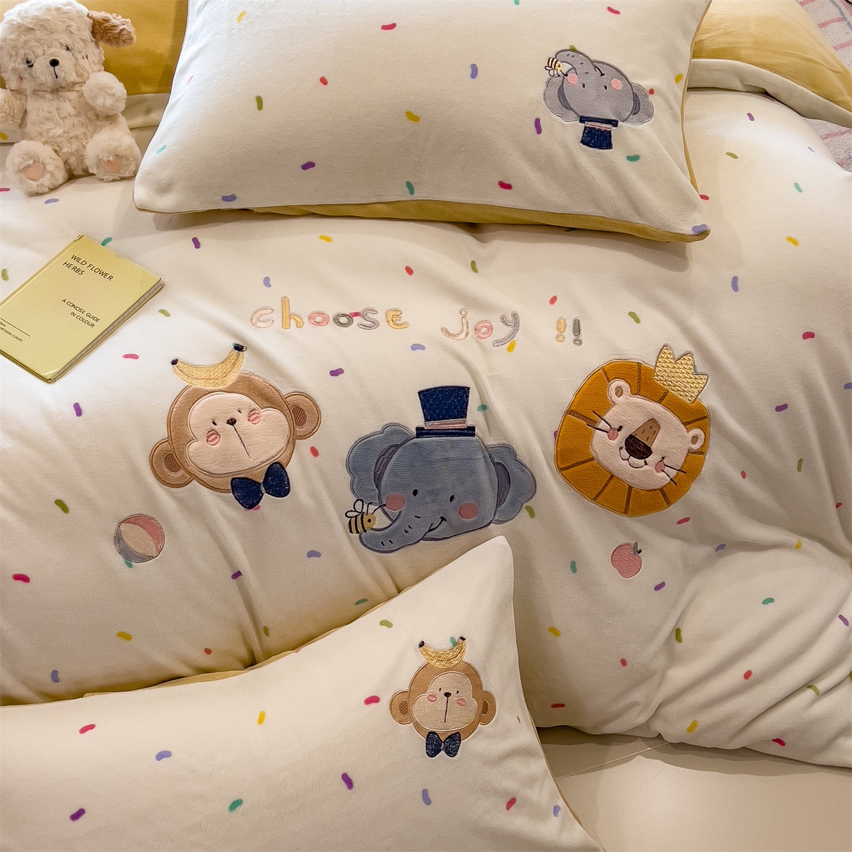 91家纺网 家纺一手货源 找家纺 兄弟坊 2025新款卡通消光牛奶绒贴布绣四件套 有趣动物园