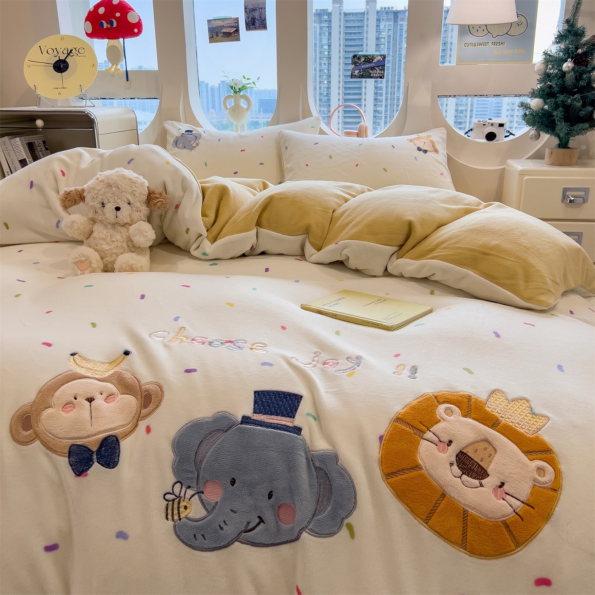 91家纺网 家纺一手货源 找家纺 兄弟坊 2025新款卡通消光牛奶绒贴布绣四件套 有趣动物园