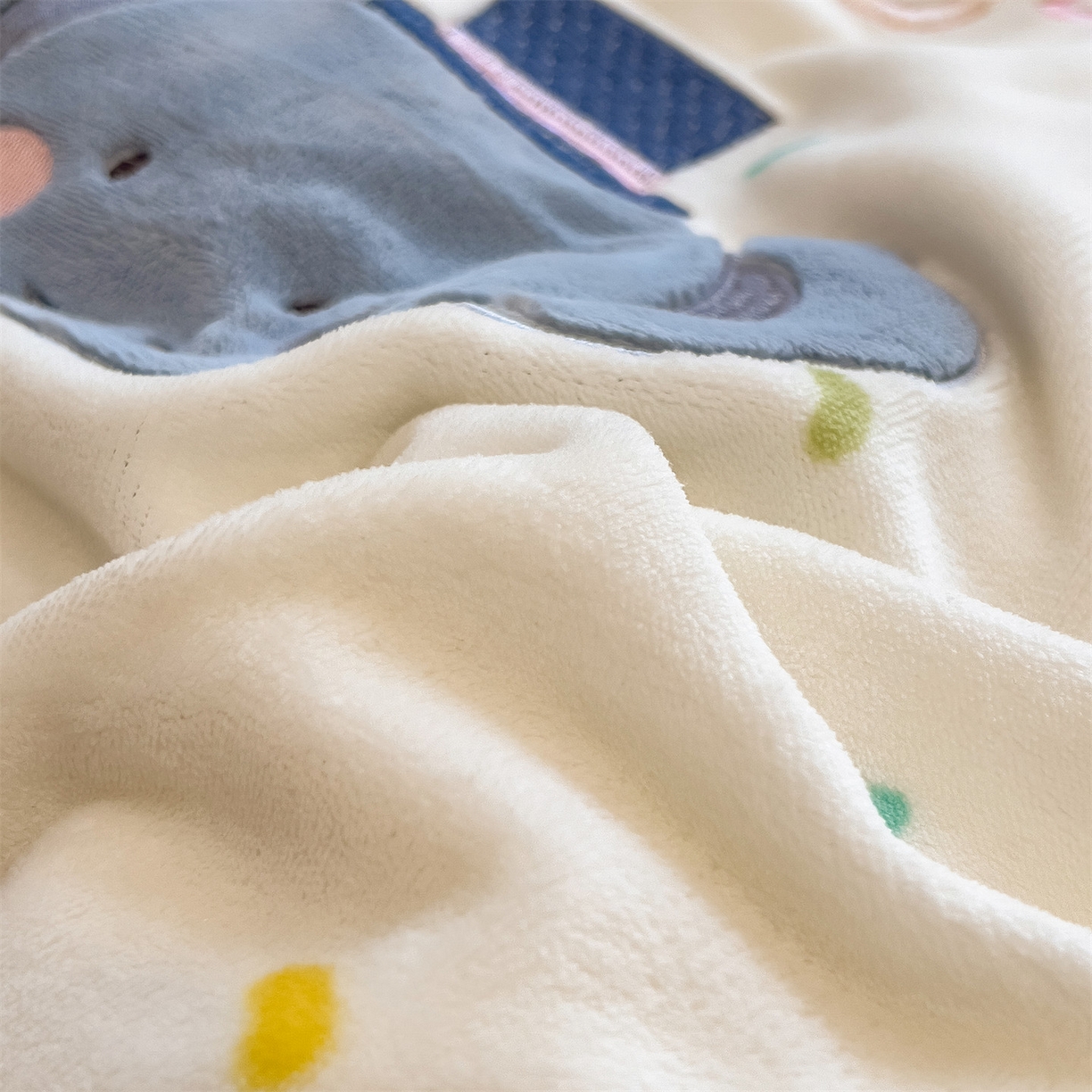 91家纺网 家纺一手货源 找家纺 兄弟坊 2025新款卡通消光牛奶绒贴布绣四件套 有趣动物园