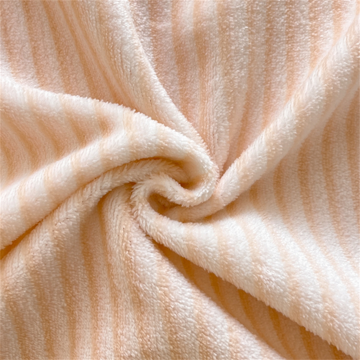 91家纺网 家纺一手货源 找家纺 博纳 2025新款210克全消光牛奶绒绣花撞色花边吊边床单四件套-遇见 暖橘