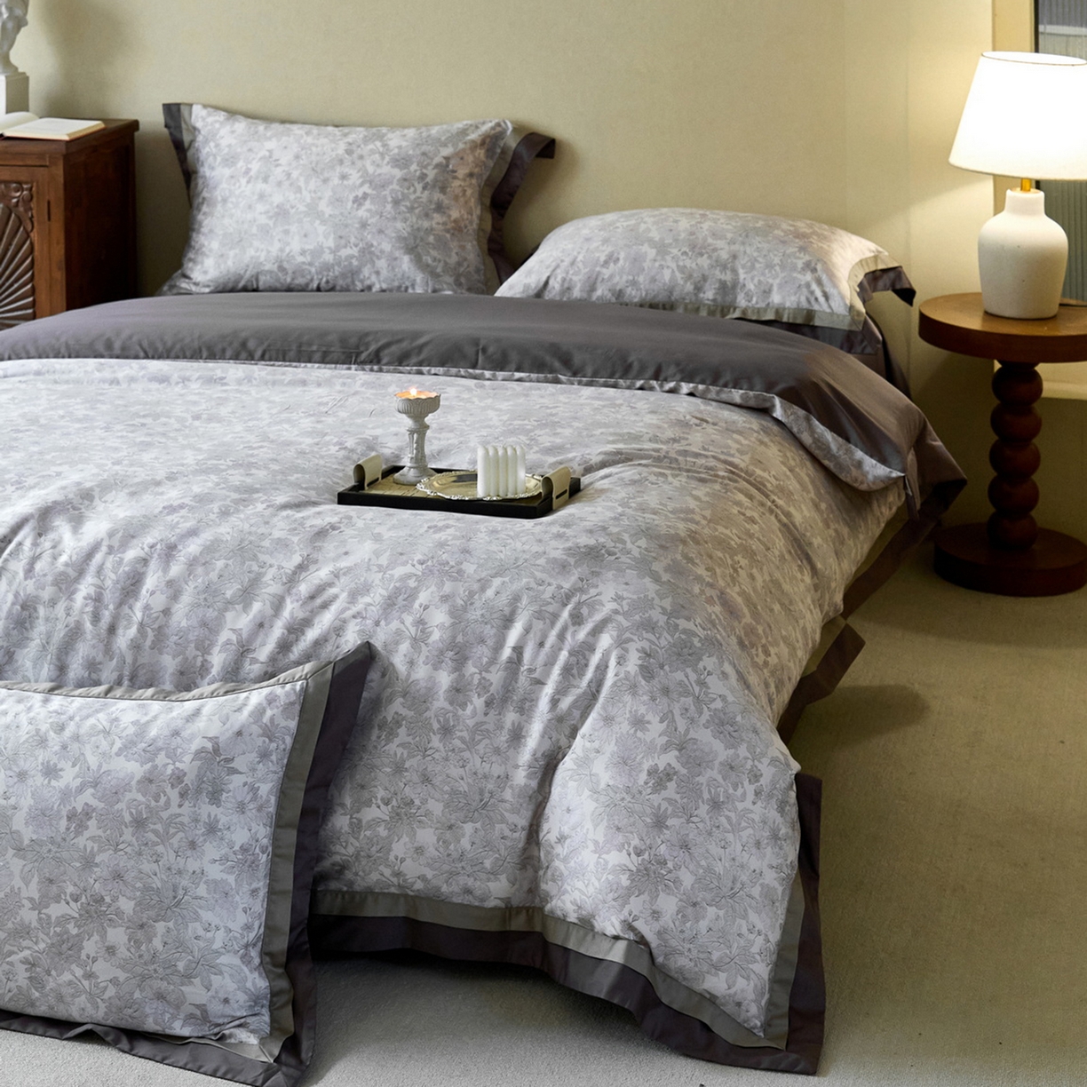 91家纺网 家纺一手货源 找家纺 由丽家纺 2025新款双层拼角数码印花四件套 控价券后399起 悦盈-灰