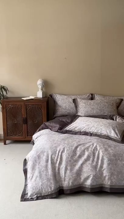 91家纺网 家纺一手货源 找家纺 由丽家纺 2025新款双层拼角数码印花四件套 控价券后399起 悦盈-灰