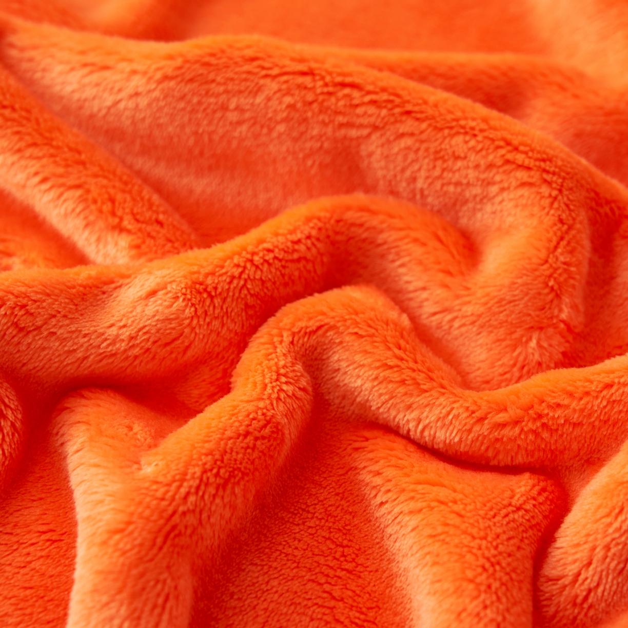 91家纺网 家纺一手货源 找家纺 艾佳 2025A类加厚双面牛奶绒多功能四季毯-绣花毛毯 绣花-爱玛暖橙