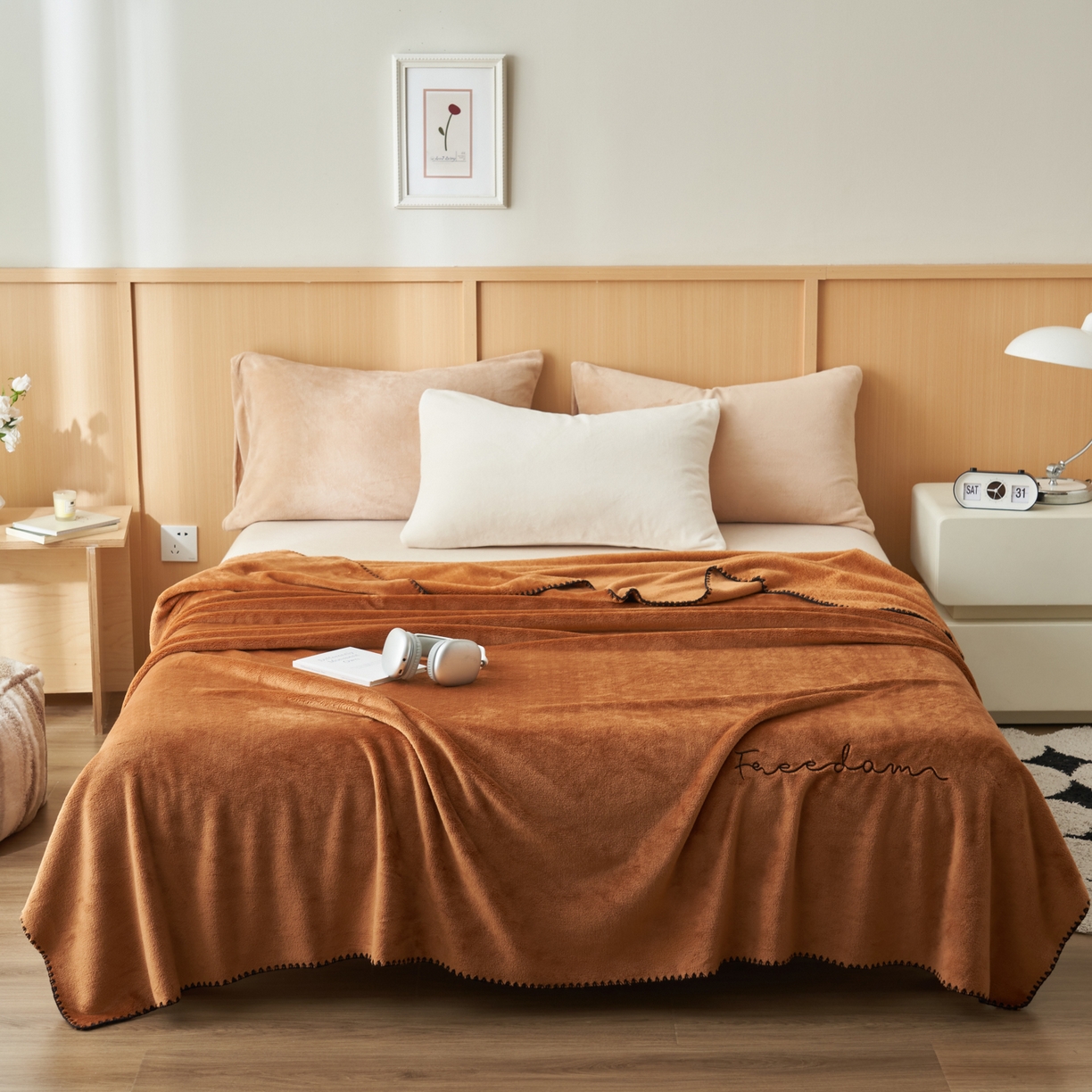 91家纺网 家纺一手货源 找家纺 艾佳 2025A类加厚双面牛奶绒多功能四季毯-绣花毛毯 绣花-布朗棕