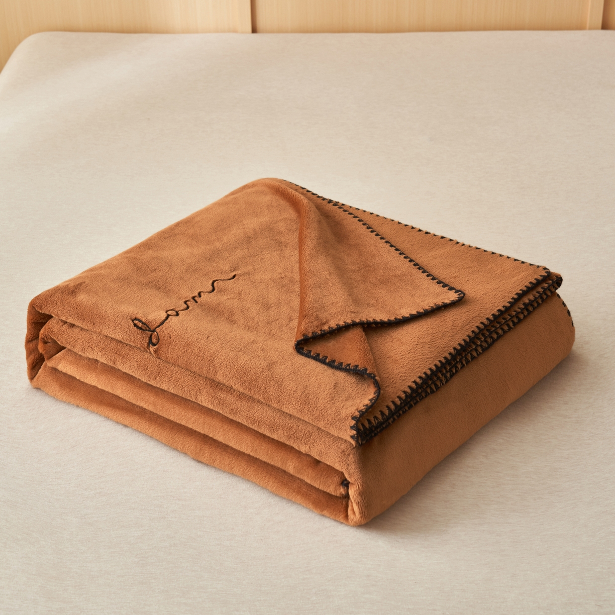 91家纺网 家纺一手货源 找家纺 艾佳 2025A类加厚双面牛奶绒多功能四季毯-绣花毛毯 绣花-布朗棕