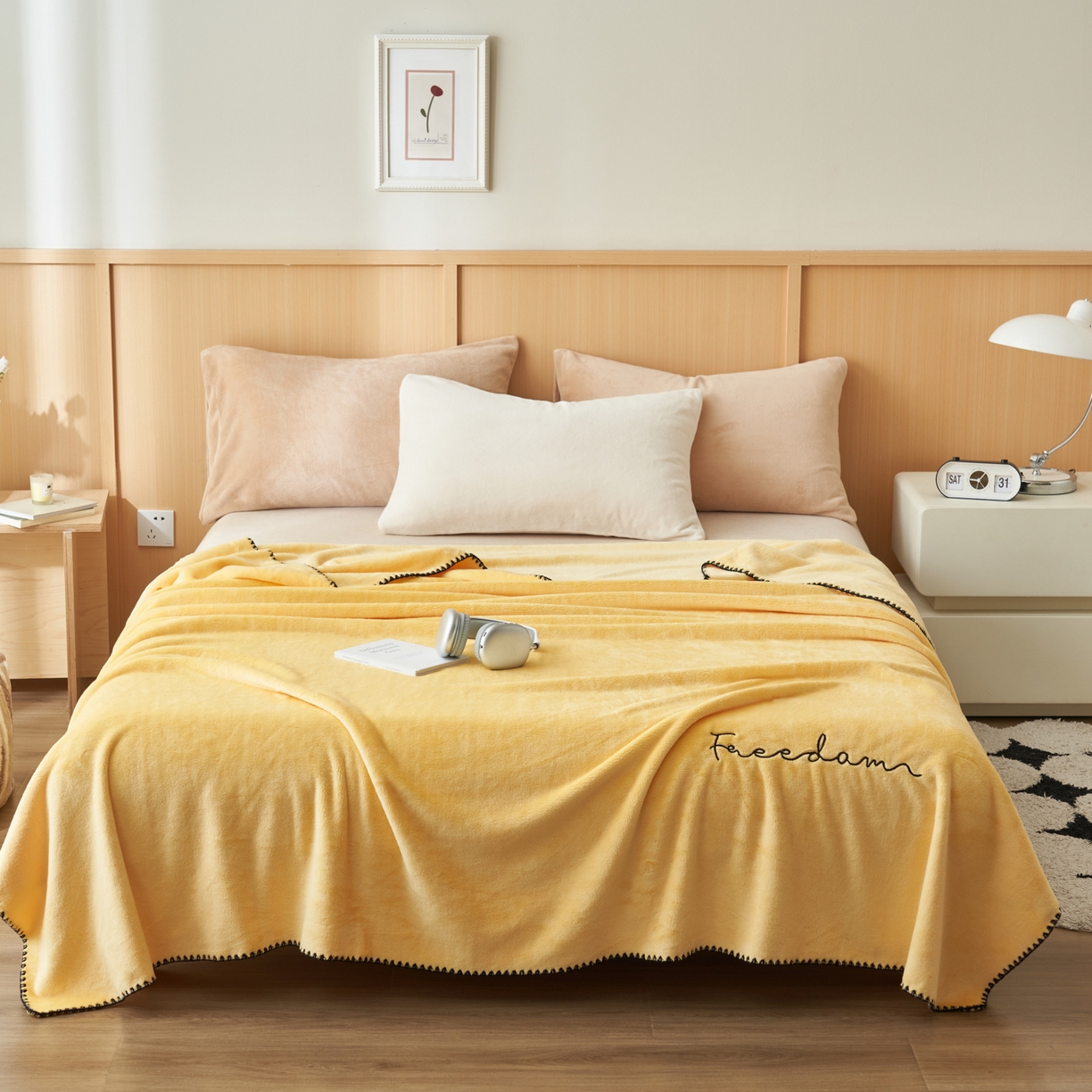 91家纺网 家纺一手货源 找家纺 艾佳 2025A类加厚双面牛奶绒多功能四季毯-绣花毛毯 绣花-鹅黄