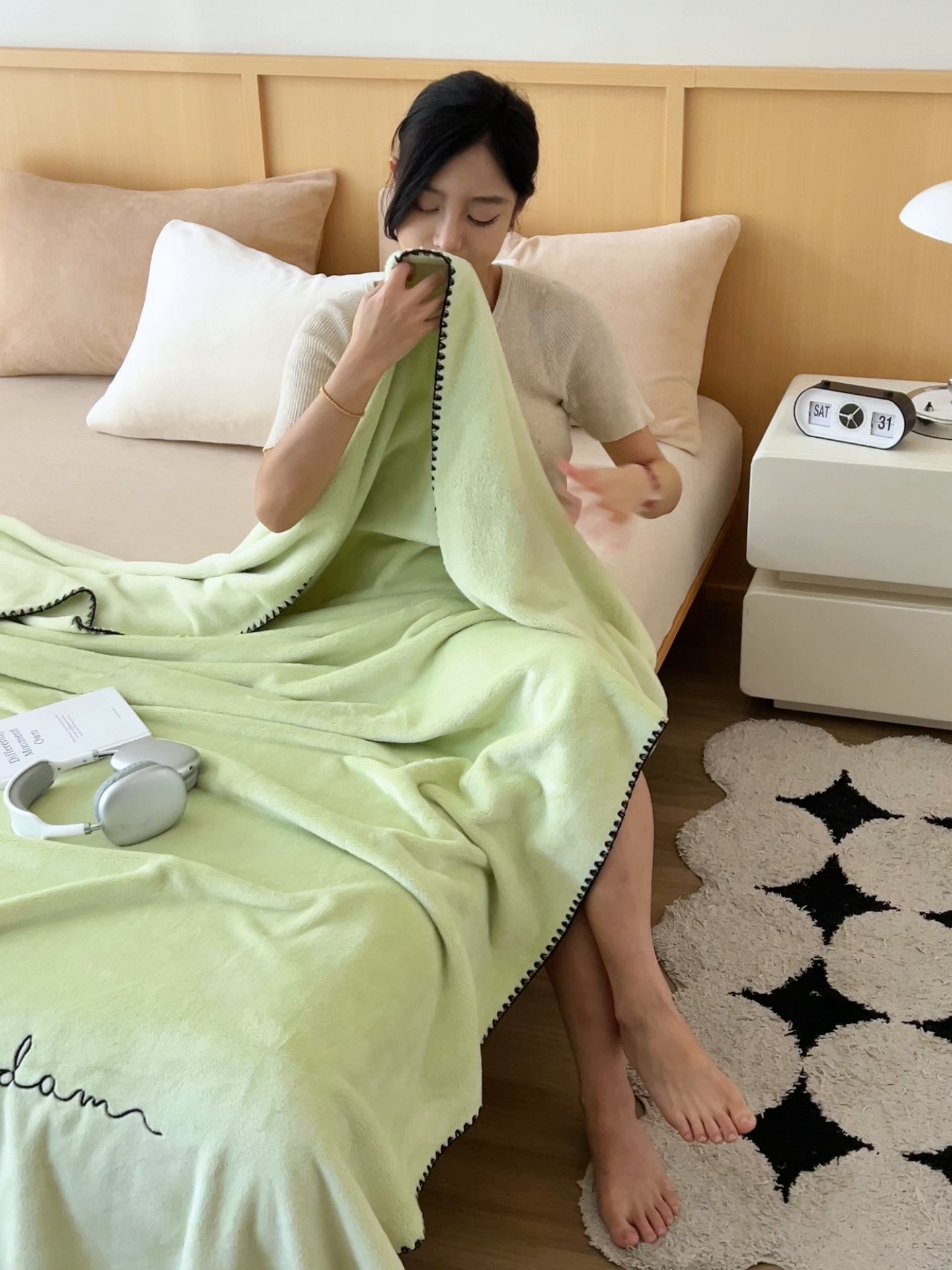 91家纺网 家纺一手货源 找家纺 艾佳 2025A类加厚双面牛奶绒多功能四季毯-绣花毛毯 绣花-青柠奶绿