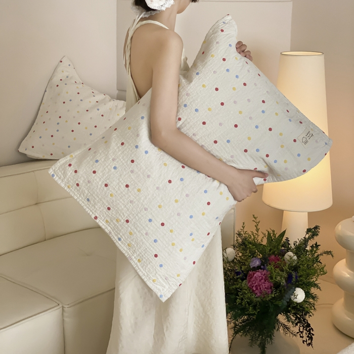 91家纺网 家纺一手货源 找家纺 麻依 2025新款安心棉枕巾四层全棉纱布枕头皮 彩虹点点