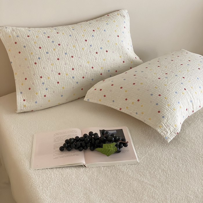 91家纺网 家纺一手货源 找家纺 麻依 2025新款安心棉枕巾四层全棉纱布枕头皮 彩虹点点